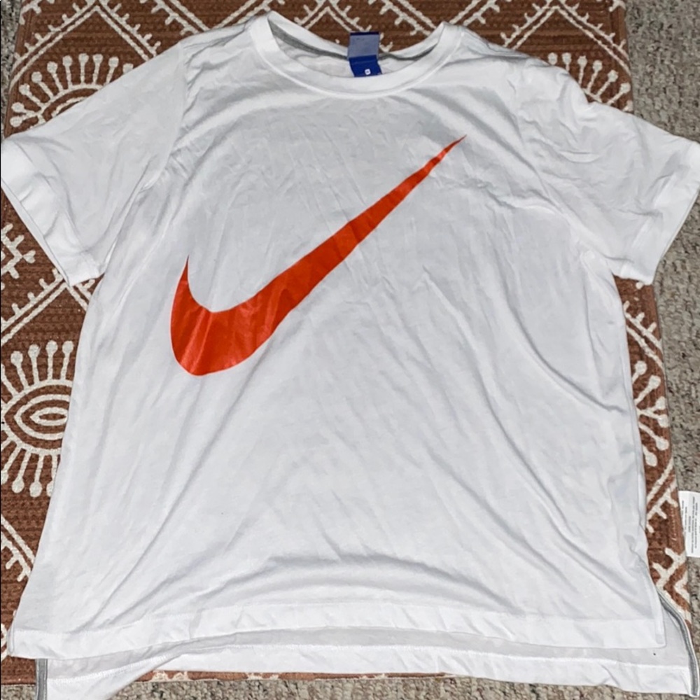 Nike Women’s Shirt